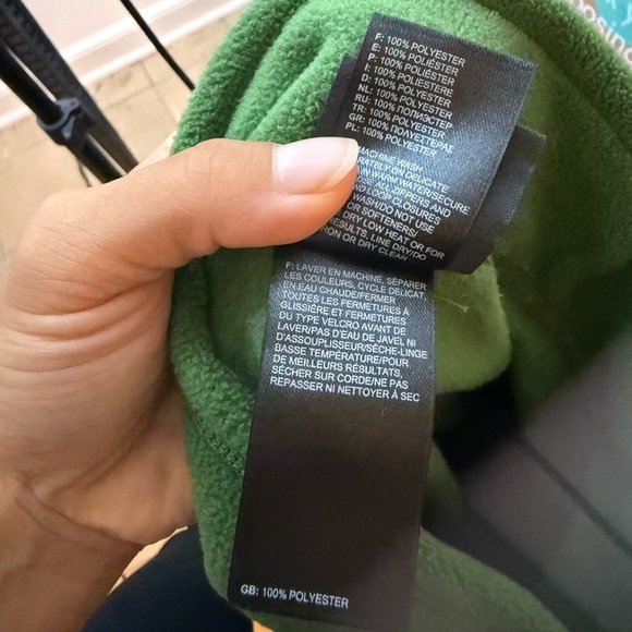 The North Face Men’s Green Fleece Quarter Zip Pullover - Picture 3 of 6